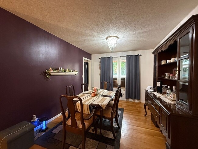Building Photo - Bloomington 4 Bed 3 Bath Single Family Home