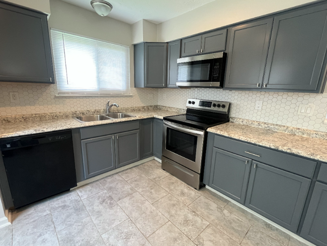Building Photo - 8207 Lone Quail Dr