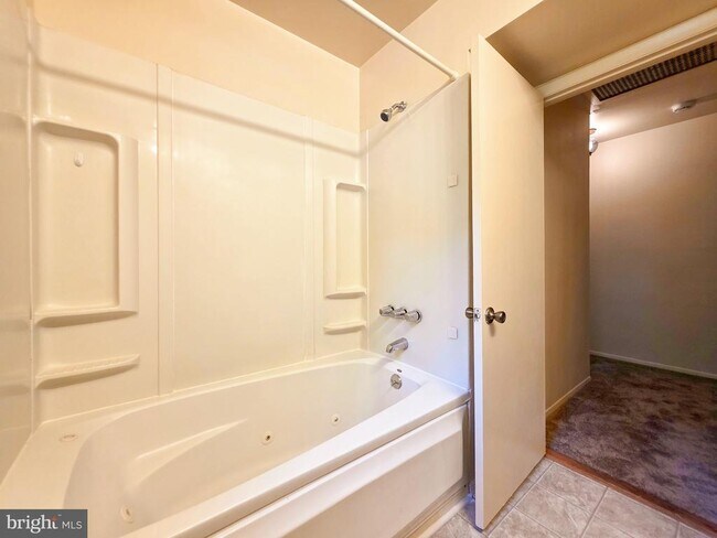 Building Photo - 7511 Elgar St