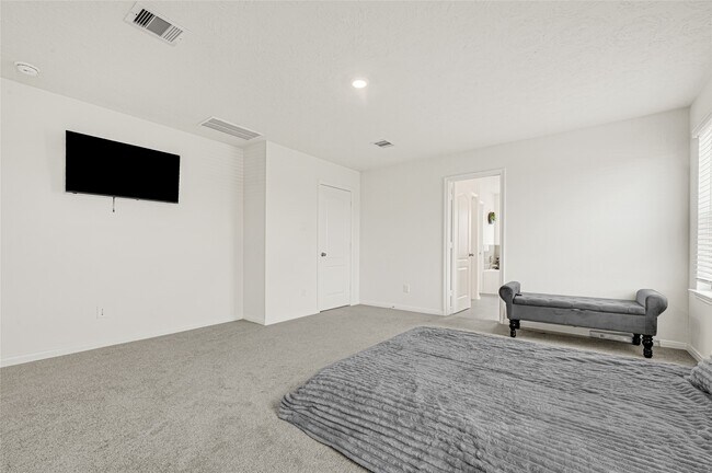 Building Photo - 5510 Blackbird Ln