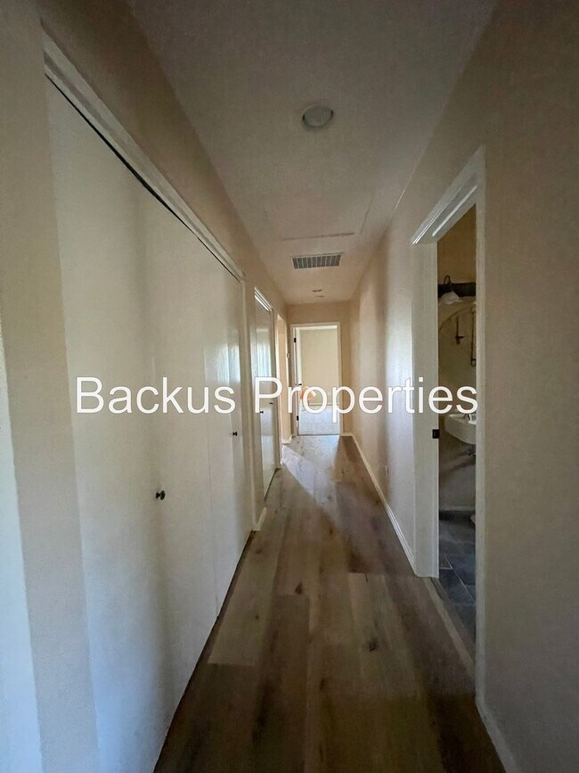 Building Photo - Beautiful home in the Heart of Monterey