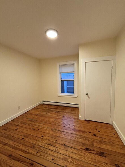 Building Photo - 68 Pleasant St