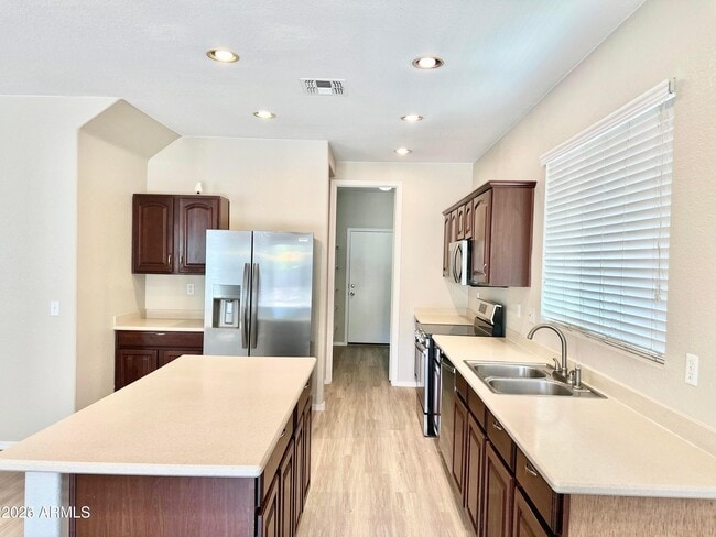 Building Photo - 12720 N 149th Ln