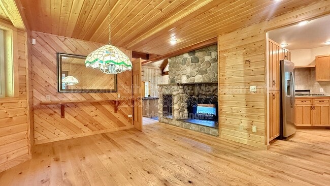 Building Photo - 166 Wildwood Ln