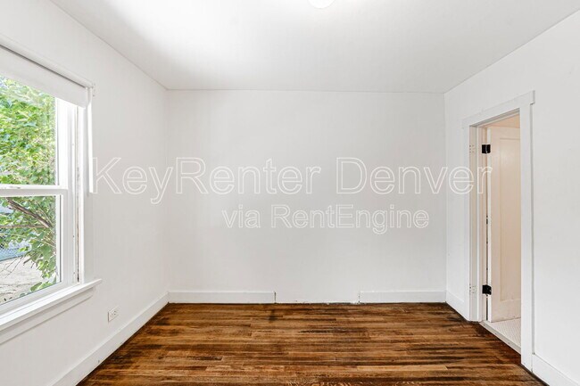 Building Photo - 421 N Stuart St