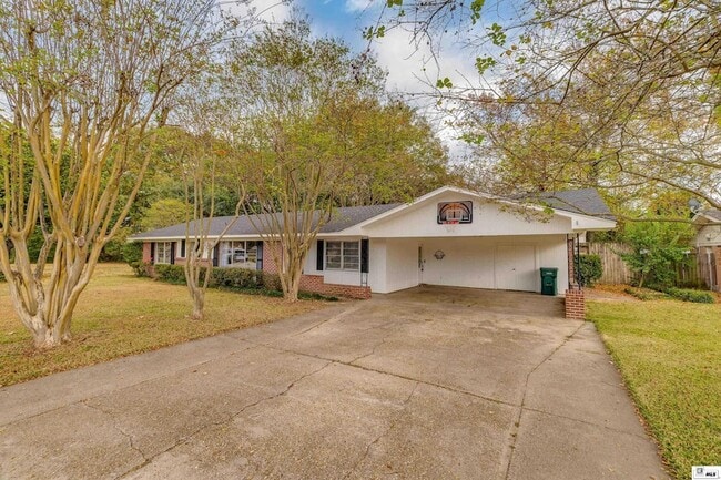 Building Photo - 1110 Hilton St