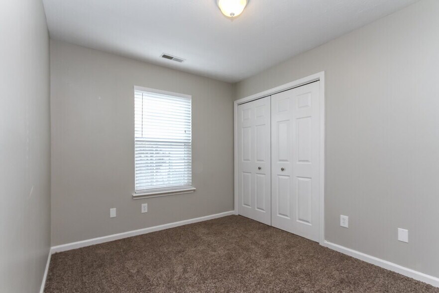 Building Photo - 1555 Sanner Dr