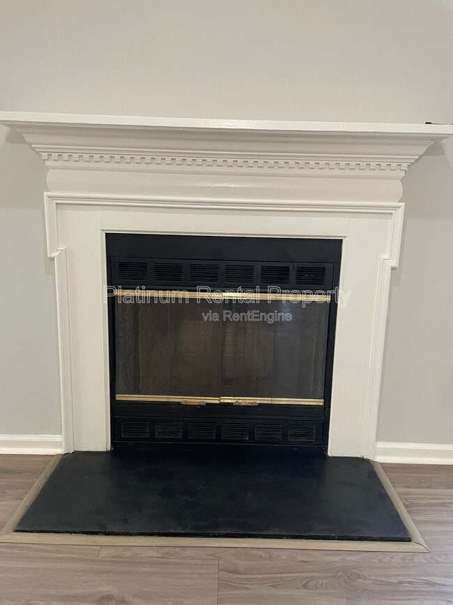 Building Photo - 1630 Creek Crossing SE