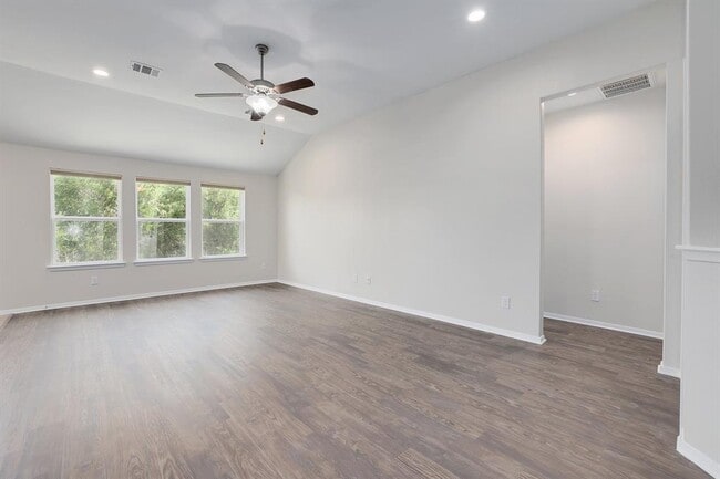 Building Photo - 21604 Pope Dr