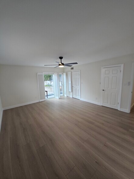 Master Suite - 7617 Wentworth St