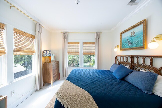 Building Photo - 717 Forest Hill Blvd