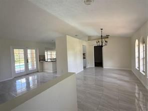 Building Photo - 790 SE Ablett Ln