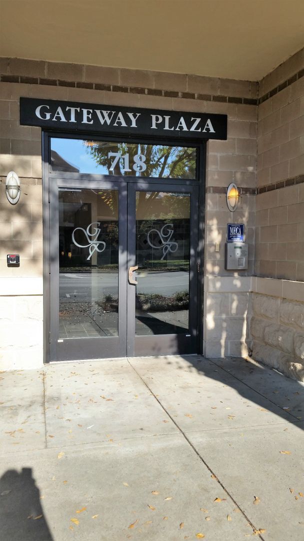 Building Photo - 2 bedroom Condo In Gateway Plaza