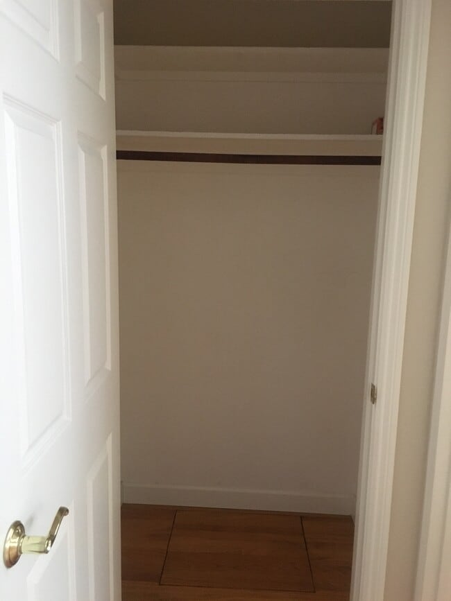 Building Photo - 2376 Forbes Ave