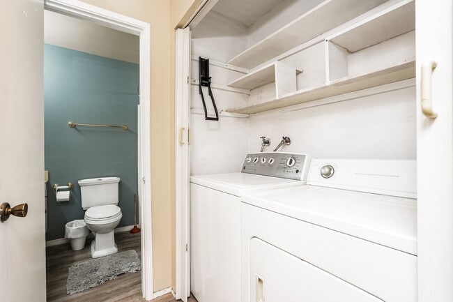 Building Photo - 2530 Clairemont Dr