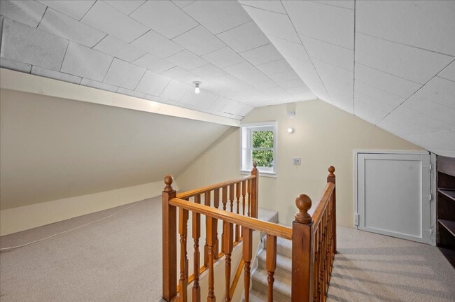Building Photo - Classic Brick Multi-Level Home with Backya...