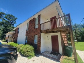 Building Photo - 1546 Hamilton Dr
