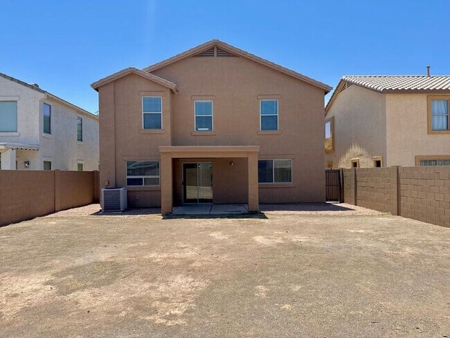 Building Photo - Stunning 4Bedrooms/2.5 Bath Home!
