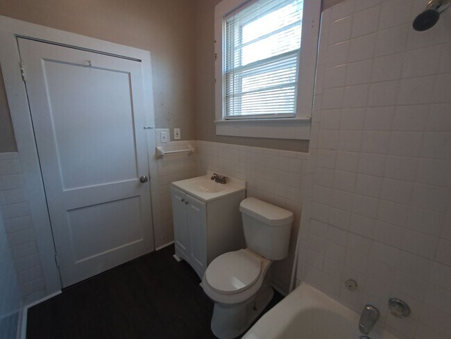 Building Photo - 3614 Bradley St SW