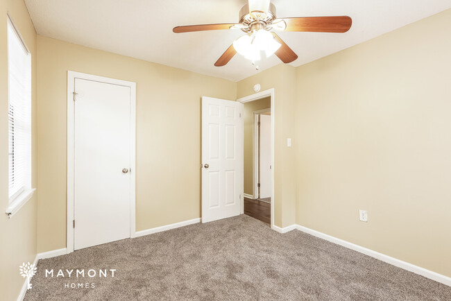 Building Photo - Spacious Four Bedroom