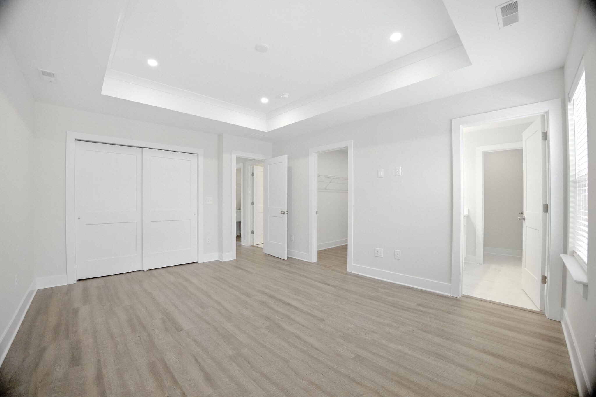 Building Photo - 41 Sequoia Dr