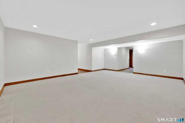 Building Photo - 3 Eton Pl