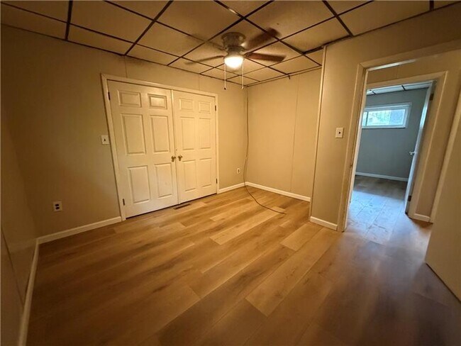 Building Photo - 735 Athalia St