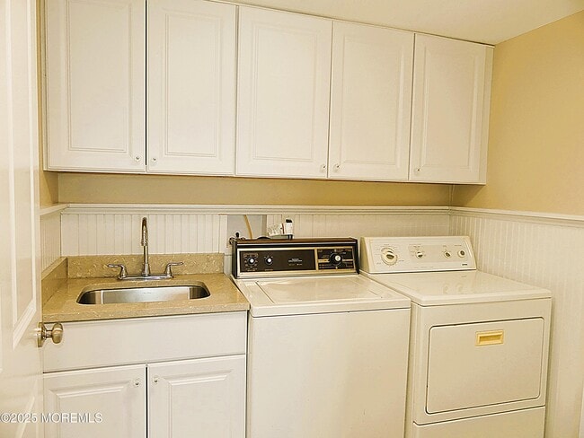 Building Photo - 203 5th Ave