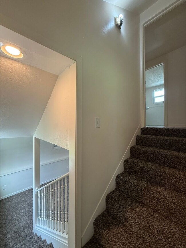 Building Photo - Great South Hills Location