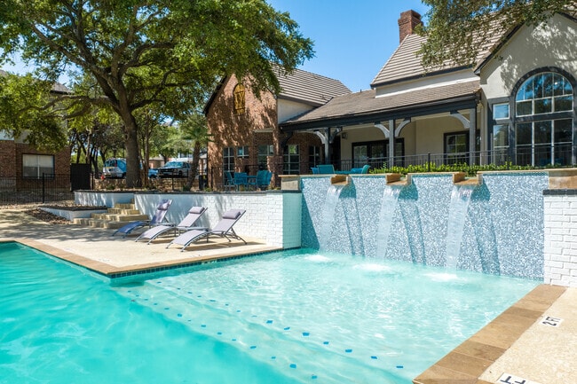 Primary Photo - The Jax