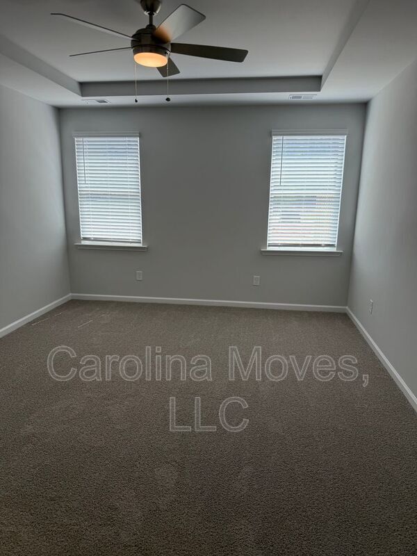 Building Photo - 417 Mariene Dr