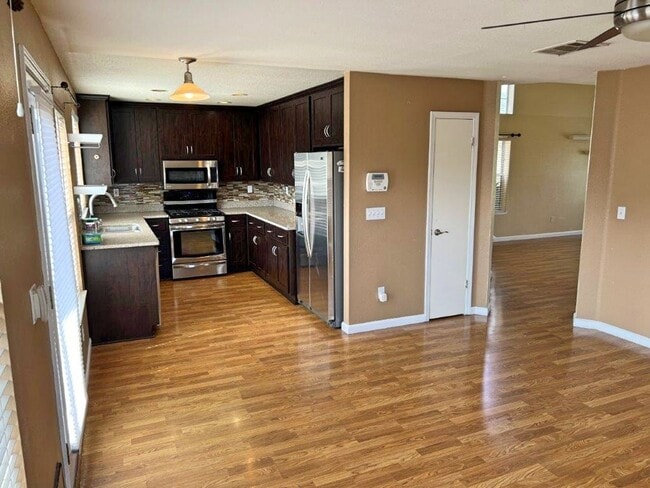 Building Photo - Modern 4 Bedroom 3 Bath Close to Marina Suisun City *Star Rentals