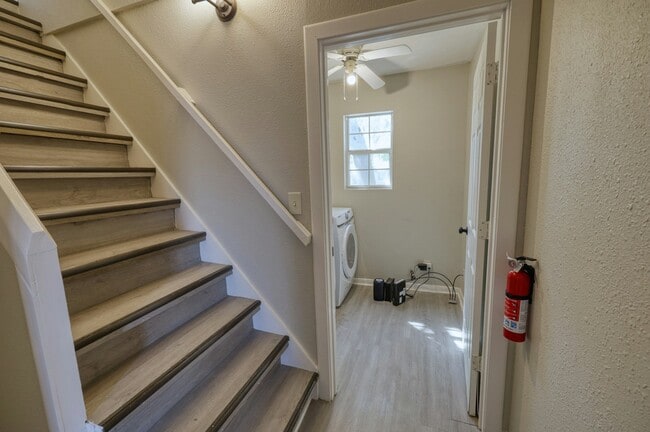 Building Photo - 250 Arapahoe Dr