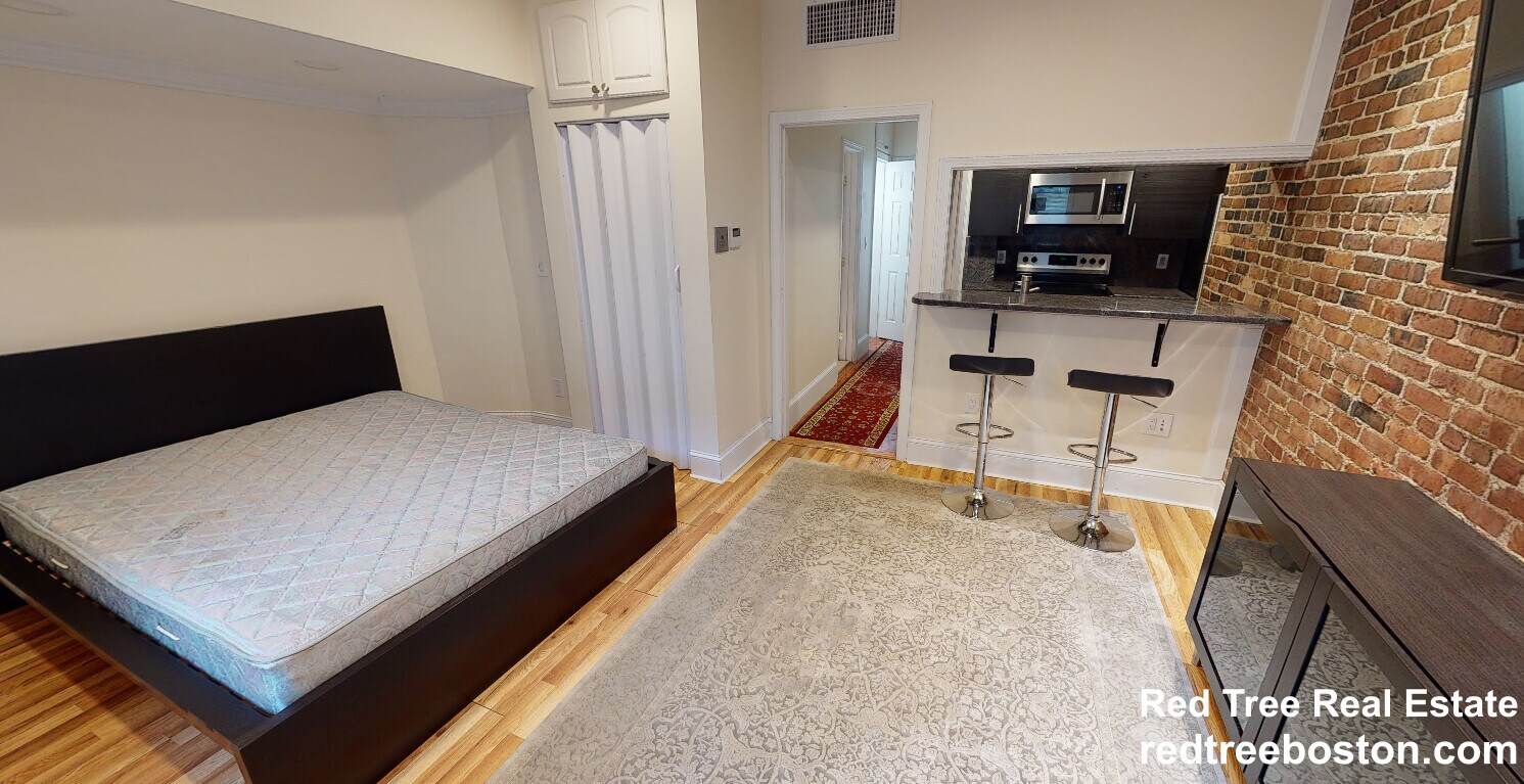 Building Photo - 69 Babcock St