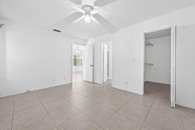 Building Photo - 16422 Straw Way