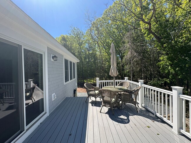 Building Photo - Newly Renovated Winter Rental on a Private...