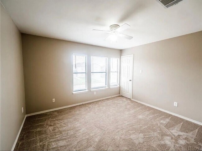 Building Photo - 1173 Forest Bluff Trail