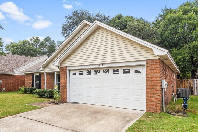 Building Photo - 4519 Parkwood Ln