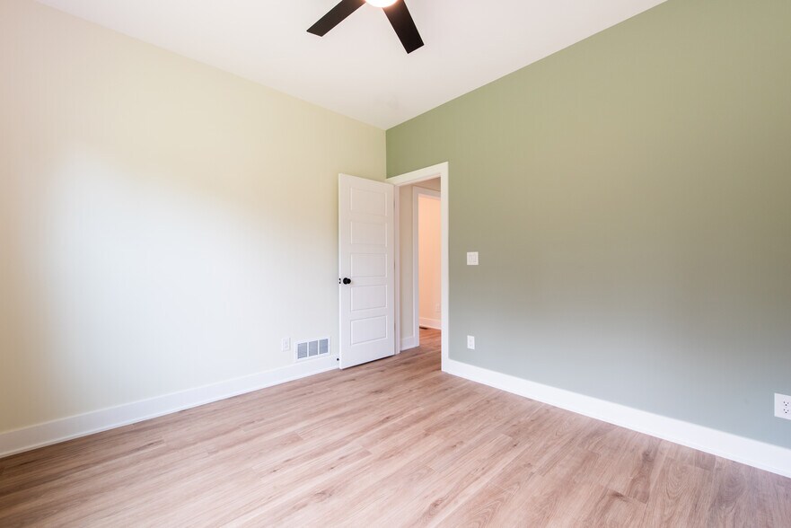 Building Photo - 8301 Acme Way