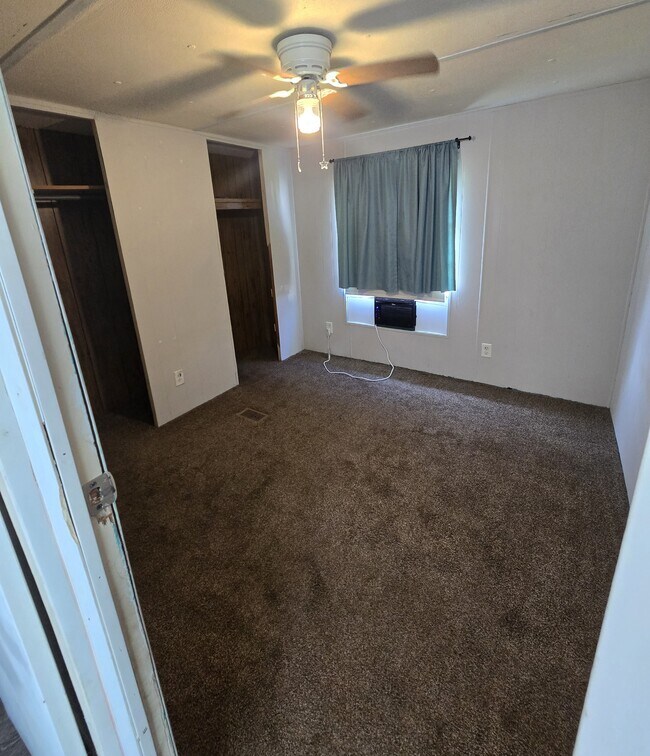 Building Photo - 8827 Deerwood Dr
