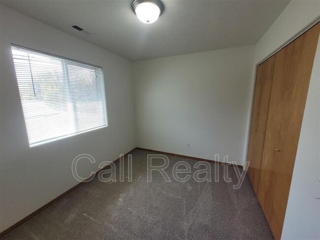 Building Photo - 18714 E Augusta Ct