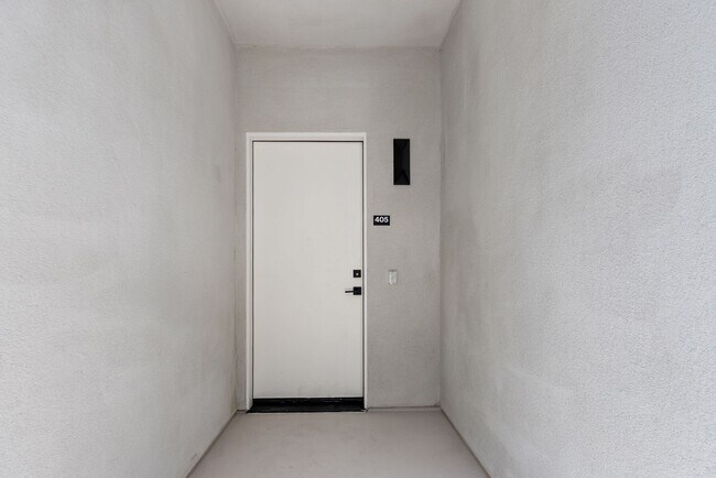 Building Photo - BRAND NEW CONSTRUCTION - Move-In Special 8...