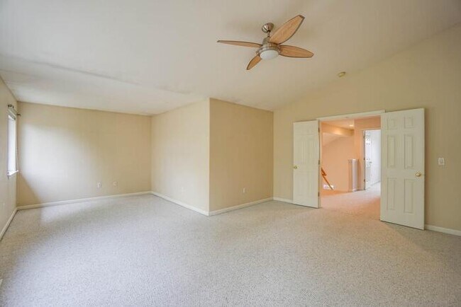 Building Photo - BEAUTIFUL FOUR BEDROOM HOME IN EAST COUNTY