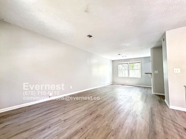 Building Photo - 416 Plainville Dr SW