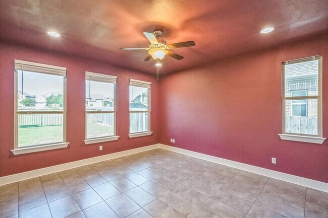 Building Photo - 305 Crossvine Trail
