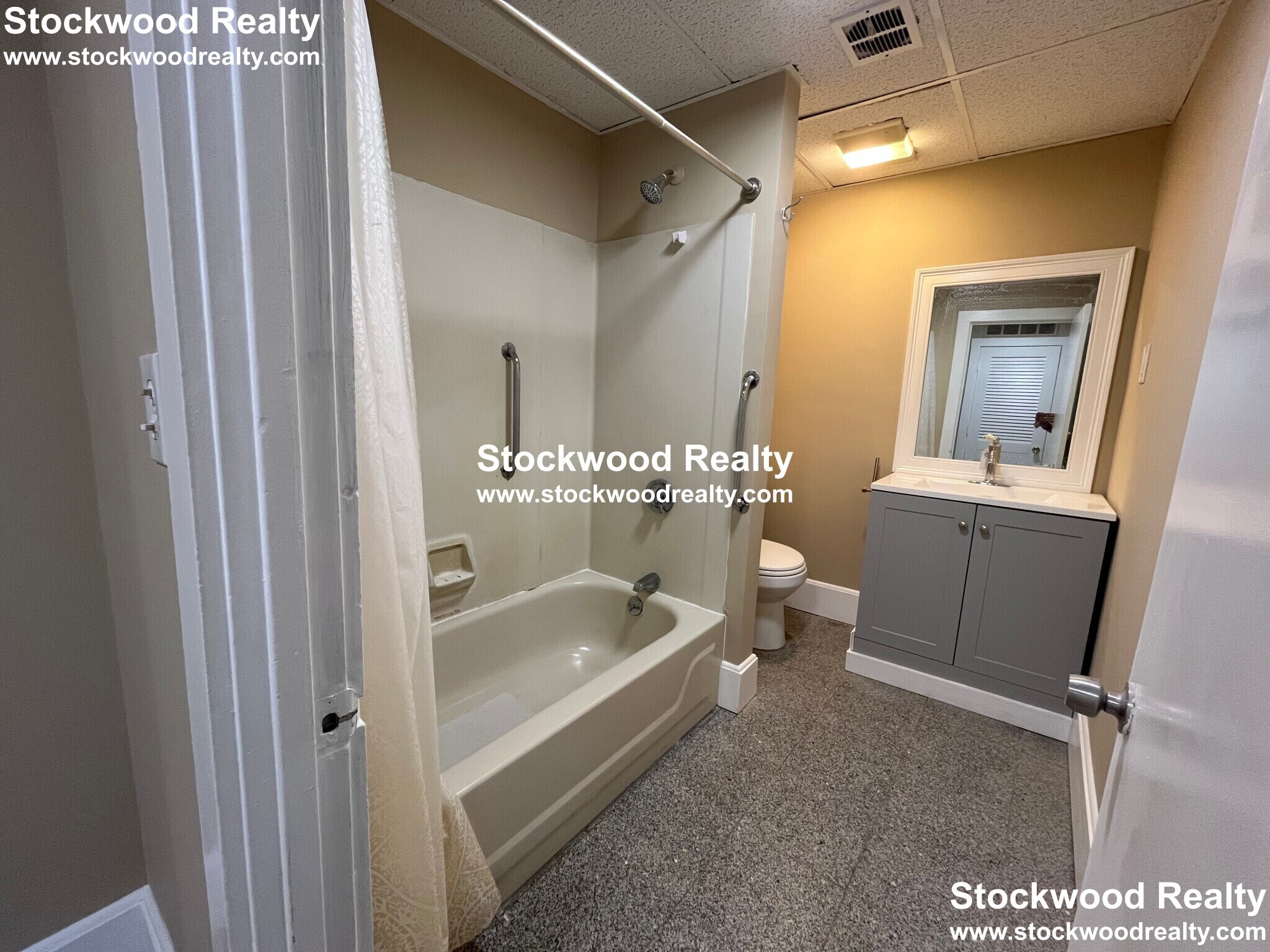 Building Photo - 933 Dorchester Ave