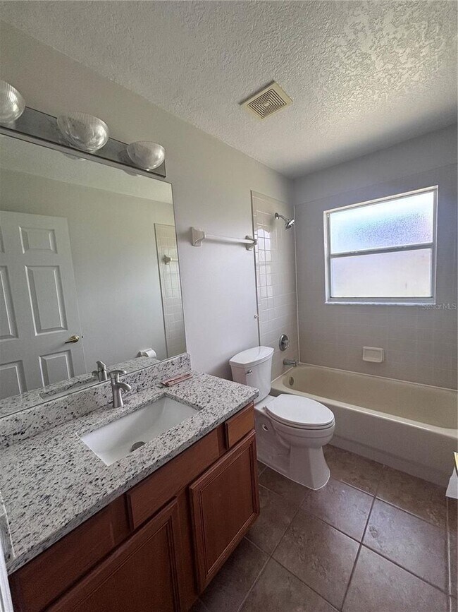 Building Photo - Davenport Home