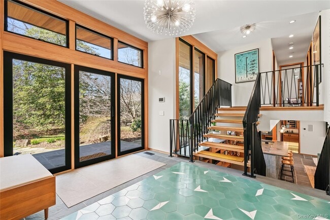 Building Photo - 14 Tall Tree Ct