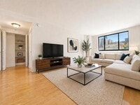 Building Photo - 323 W 96th St