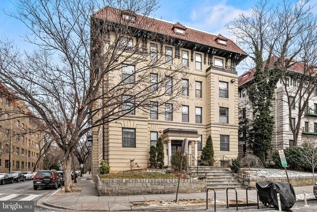 Building Photo - 2633 Adams Mill Rd NW